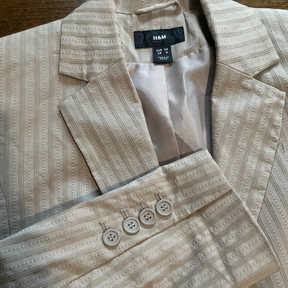 H&M tan two-button fitted blazer
